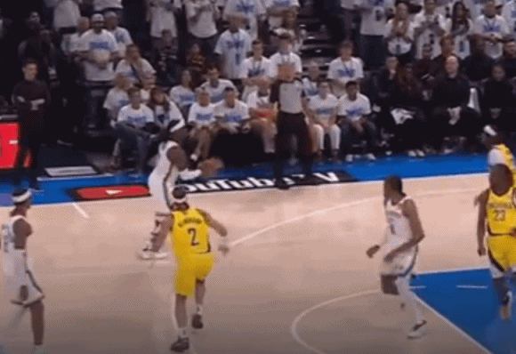 ⚠️危险！多特投三分后右脚向前探了一大步 特纳差点踩上去